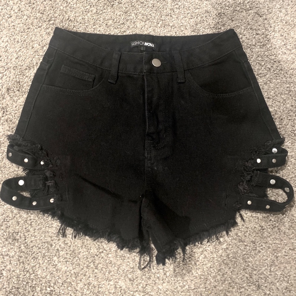 Women’s high waisted black denim jeans